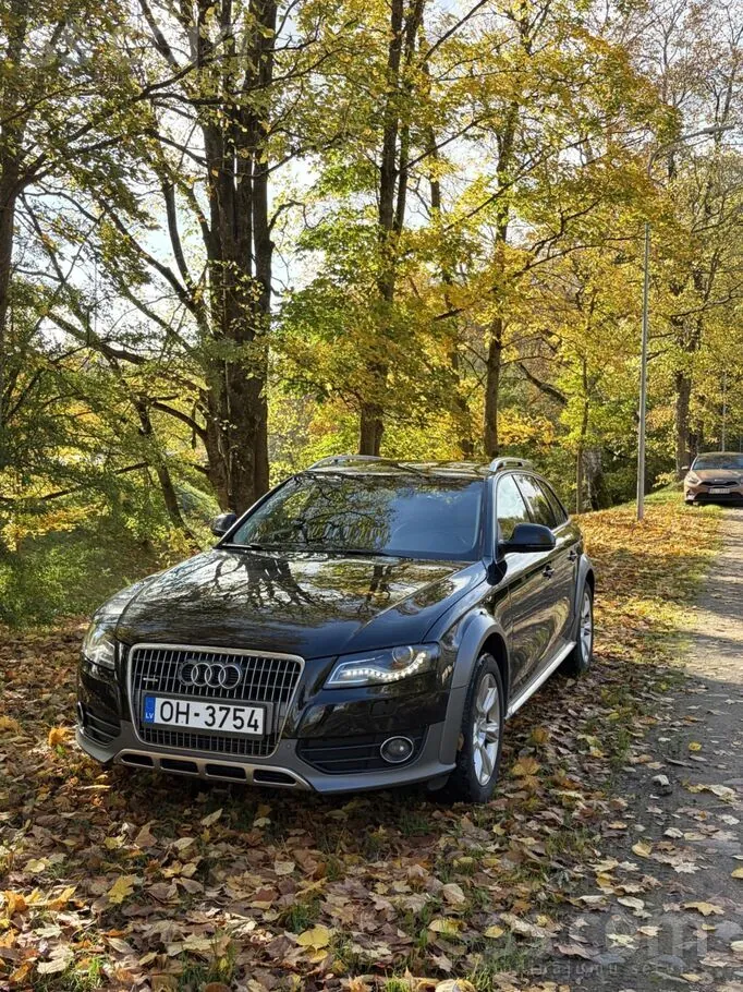 Audi A4 2010 photo 2