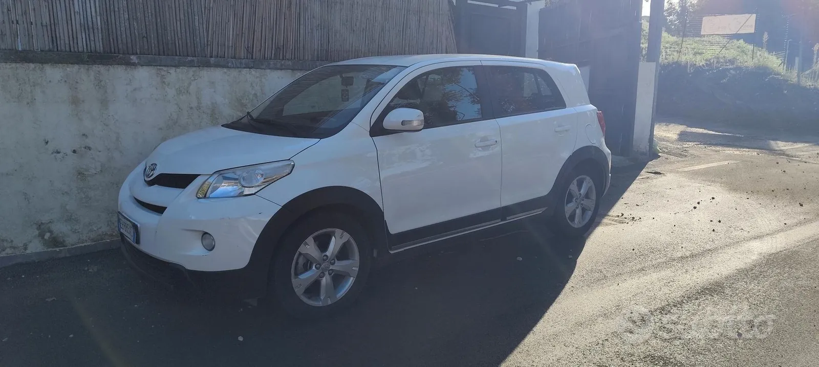 Toyota Urban Cruiser 2010 photo 2