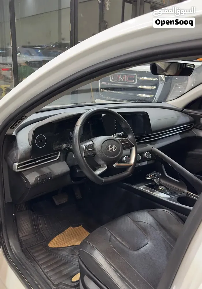 Hyundai Elantra 2025 photo 2