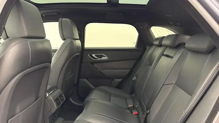 Land Rover Range Rover Velar 2024 photo 4
