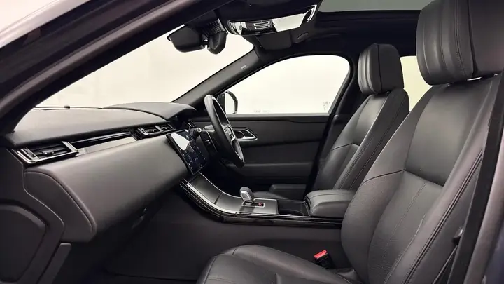 Land Rover Range Rover Velar 2024 photo 3
