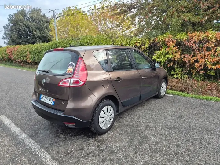 Renault Scenic 2010 photo 4