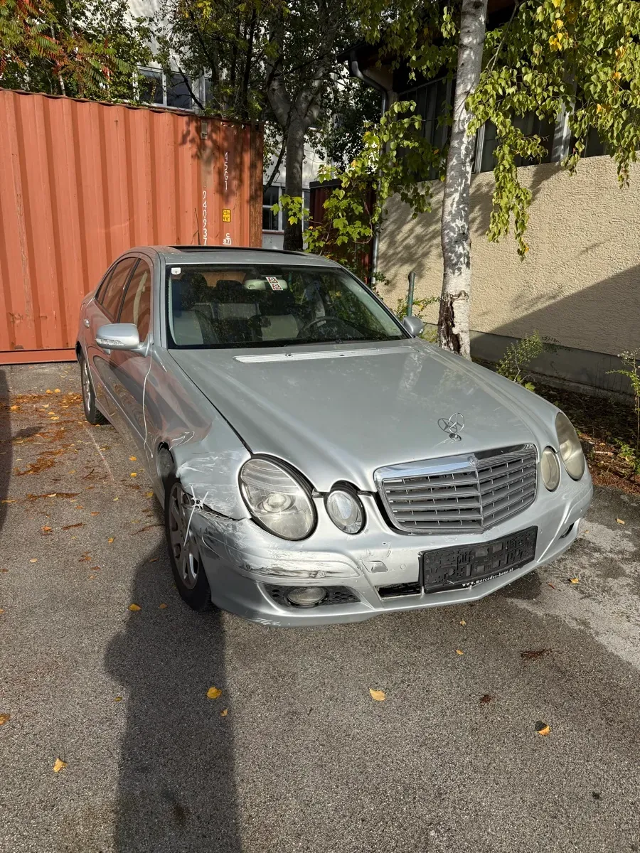 Mercedes-Benz E-Class 2008 photo 2