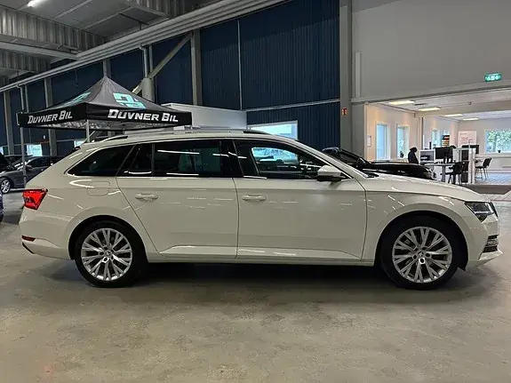 Skoda Superb 2021 photo 2