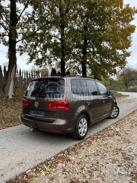 Volkswagen Touran 2012 photo 5
