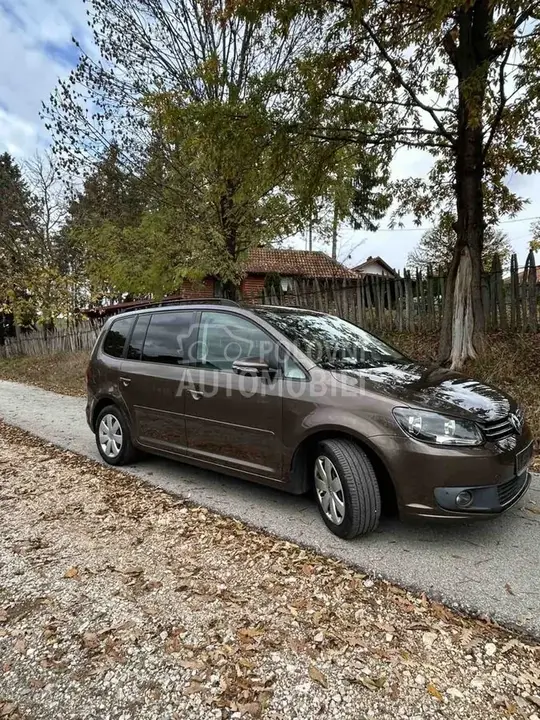 Volkswagen Touran 2012 photo 3