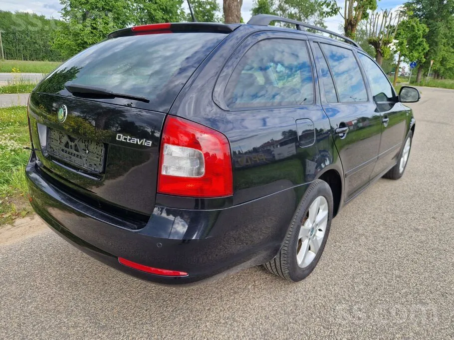 Skoda Octavia 2011 photo 2