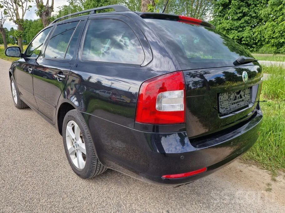 Skoda Octavia 2011 photo 4