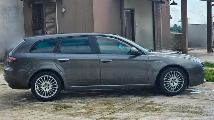 Alfa Romeo 159 2007 photo 4