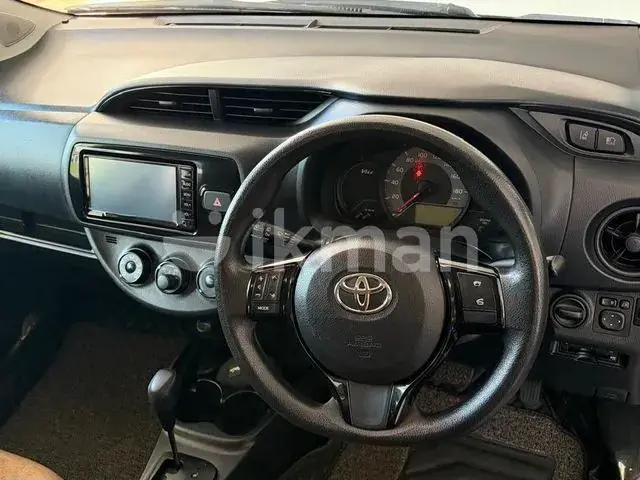 Toyota Vitz 2017 photo 3