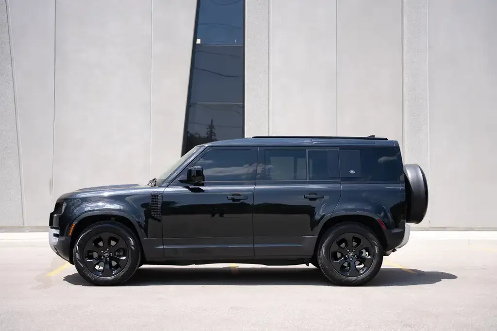Land Rover Defender 2023 photo 3