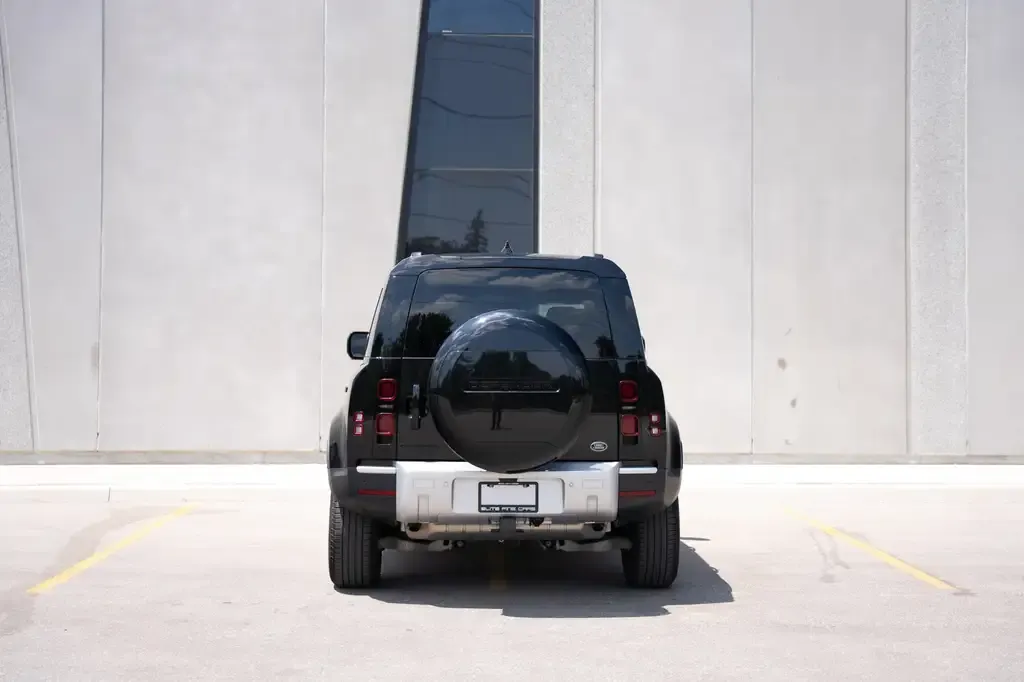 Land Rover Defender 2023 photo 4