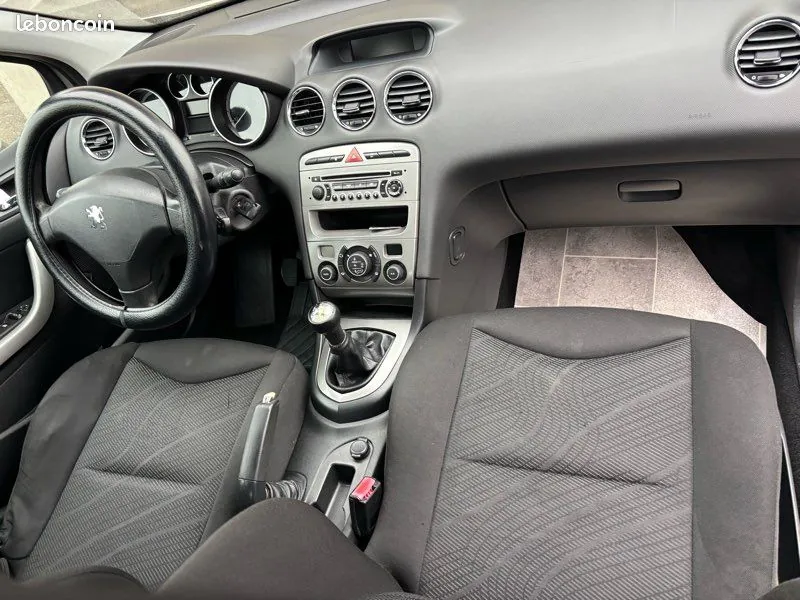 Peugeot 308 2010 photo 3