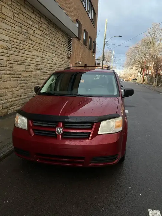 Dodge Grand Caravan 2010 photo 2