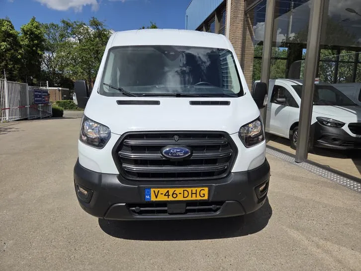 Ford Transit 2024 photo 2