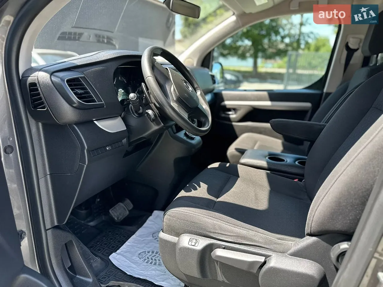 Opel Zafira Life 2021 photo 2