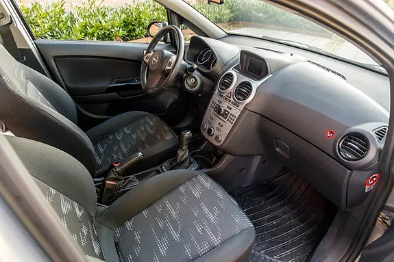 Opel Corsa 2012 photo 3