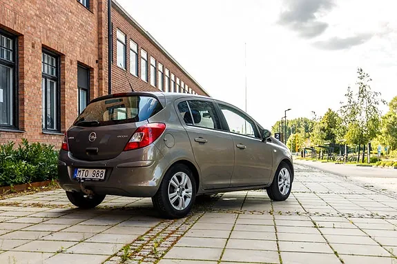 Opel Corsa 2012 photo 2