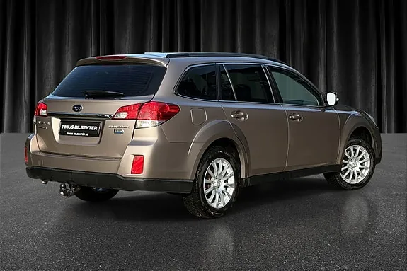 Subaru Outback 2013 photo 2