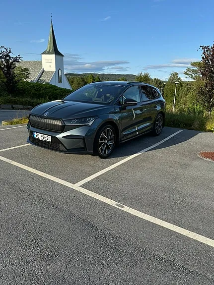 Skoda Enyaq 2022 photo 2