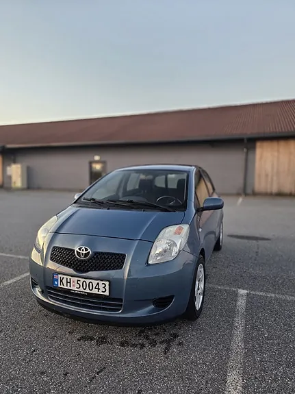 Toyota Yaris 2007 photo 2