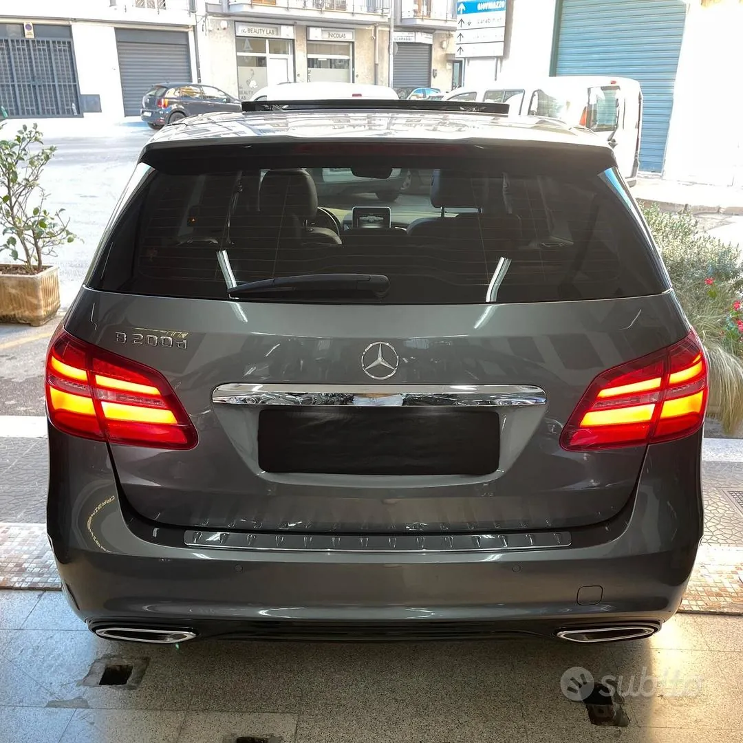 Mercedes-Benz B 200D 2017 photo 3