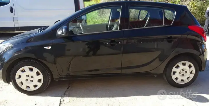Hyundai I20 2012 photo 2
