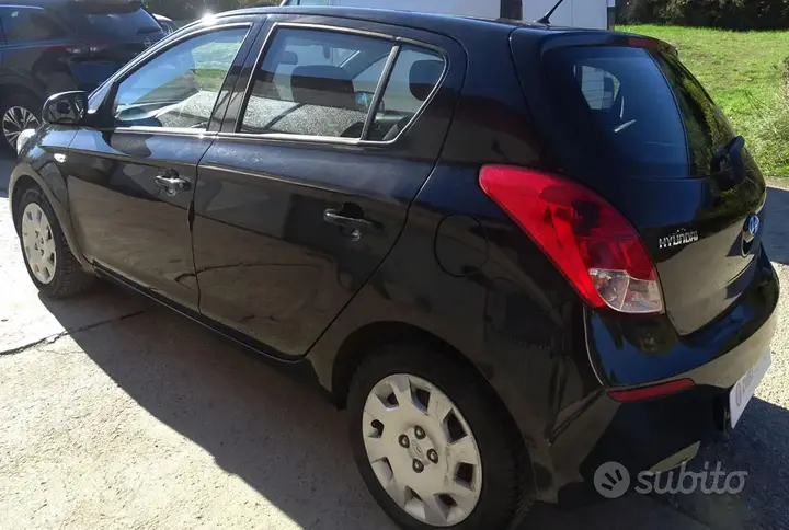 Hyundai I20 2012 photo 3