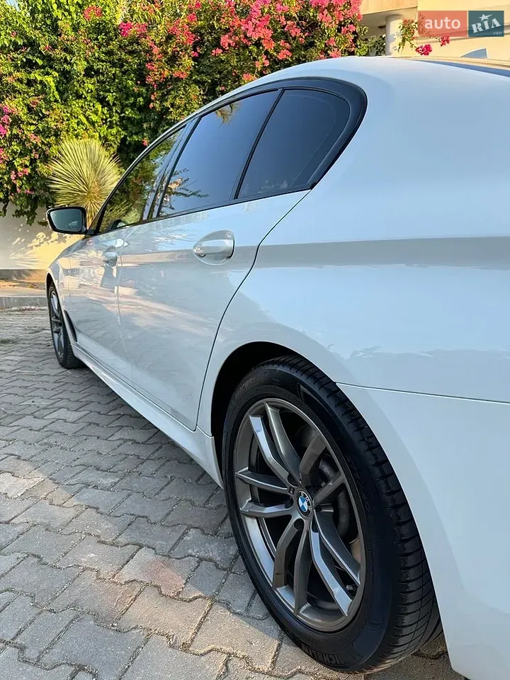 BMW 5 Series 2018 photo 4