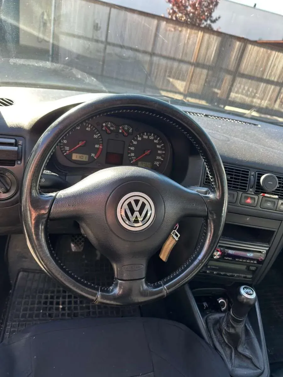 Volkswagen Golf 2000 photo 4