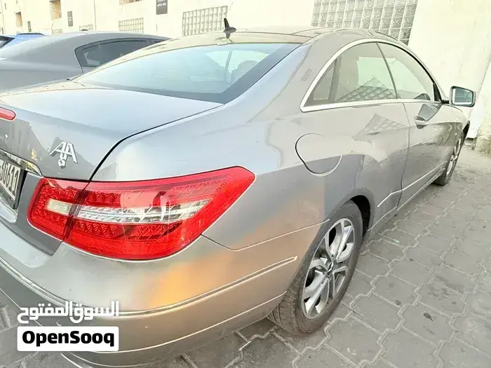 Mercedes-Benz E-Class 2010 photo 2