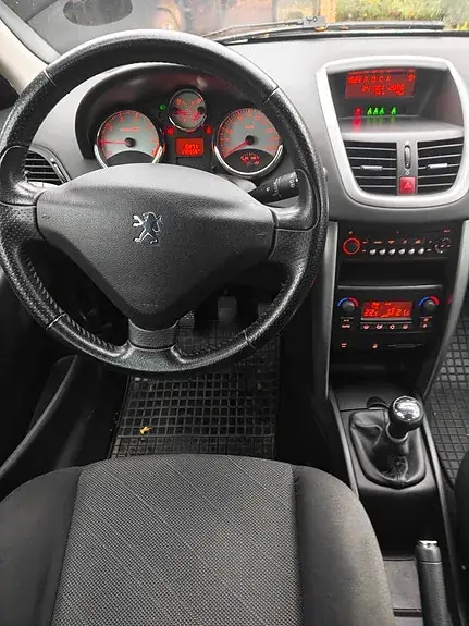 Peugeot 207 2007 photo 5