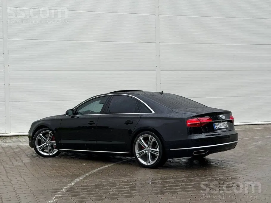 Audi A8 2016 photo 4