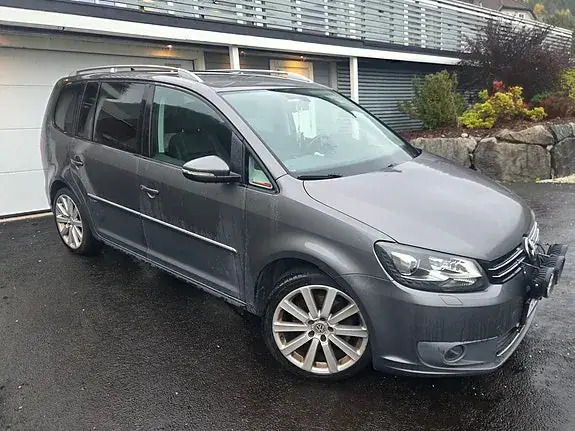 Volkswagen Touran 2012 photo 4