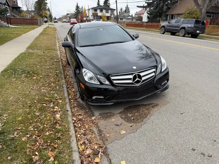 Mercedes-Benz E-Class 2010 photo 2