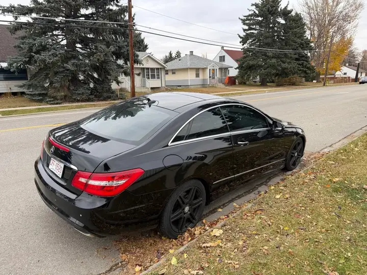 Mercedes-Benz E-Class 2010 photo 4