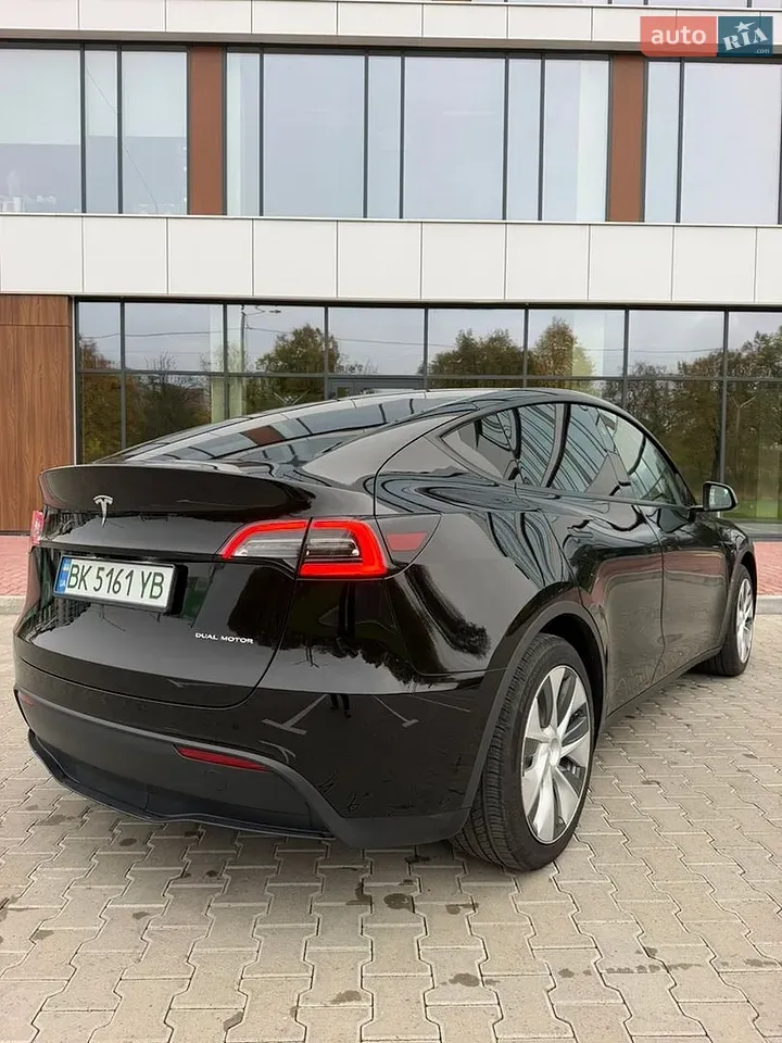 Tesla Model Y 2024 photo 4