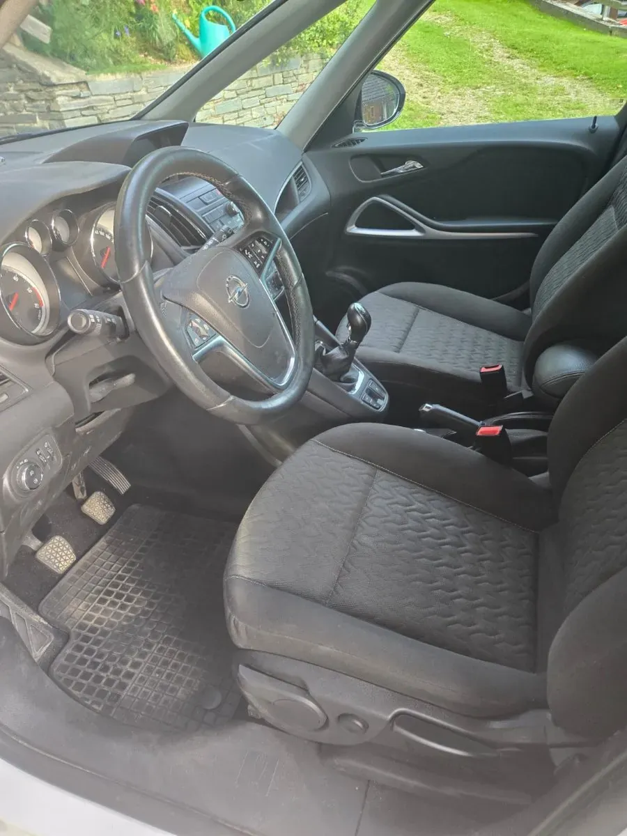 Opel Zafira 2014 photo 3