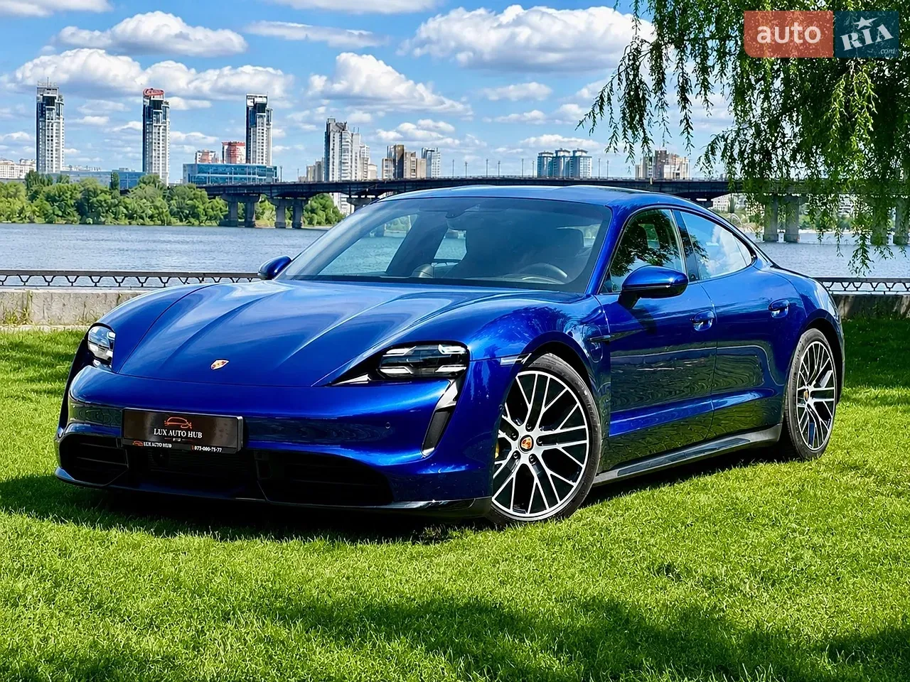 Porsche Taycan 2020 photo 3