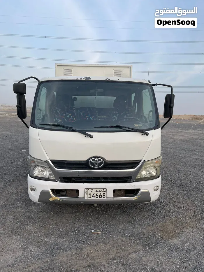 Toyota Dyna 2012 photo 3