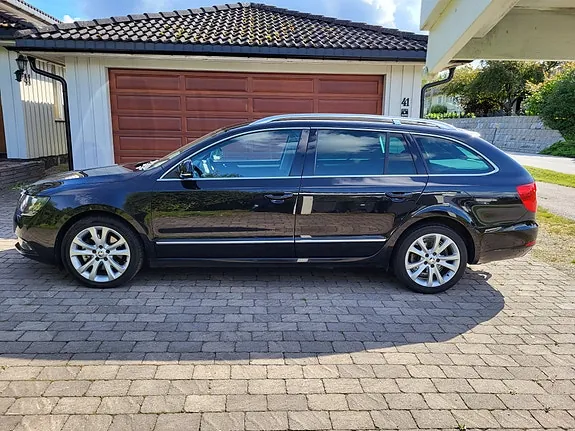 Skoda Superb 2015 photo 2