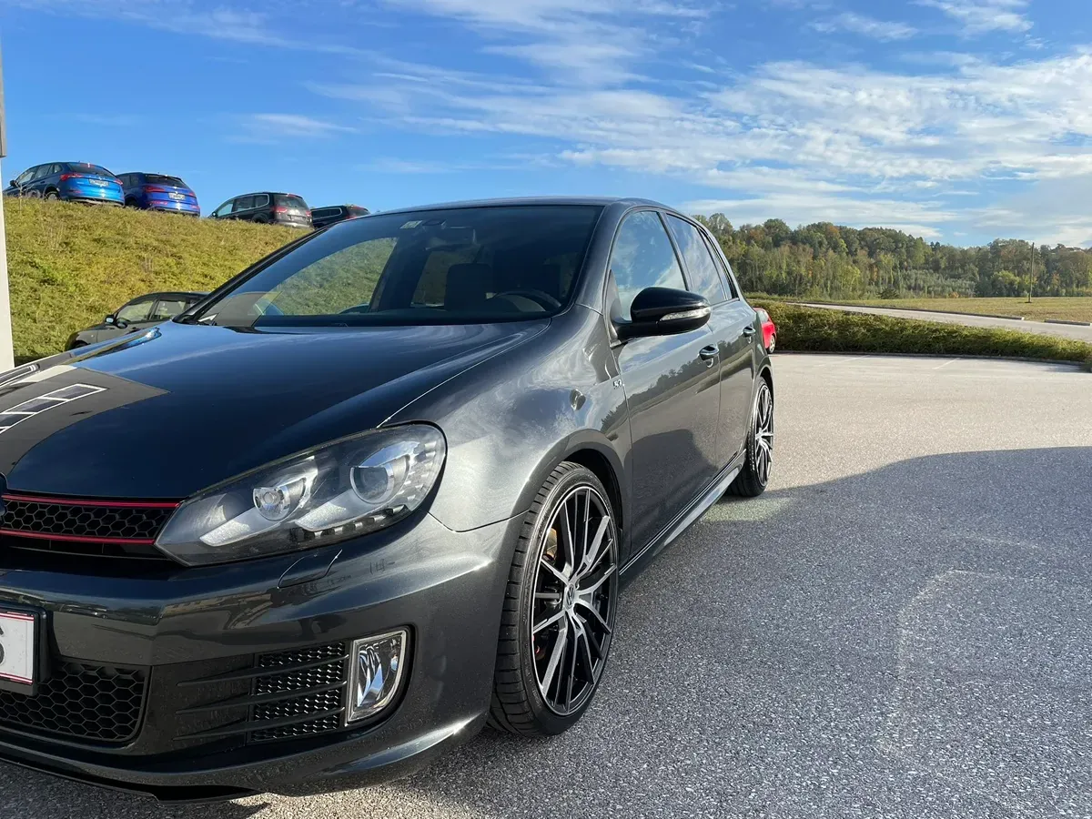 Volkswagen Golf 2012 photo 3