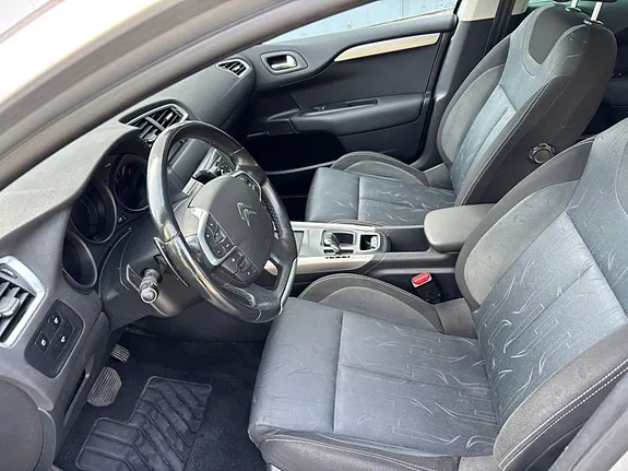 Citroen C4 2012 photo 2
