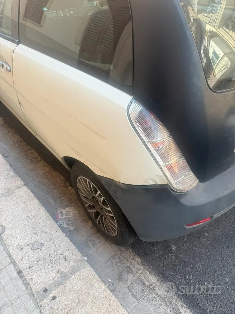 Lancia Ypsilon 2010 photo 4