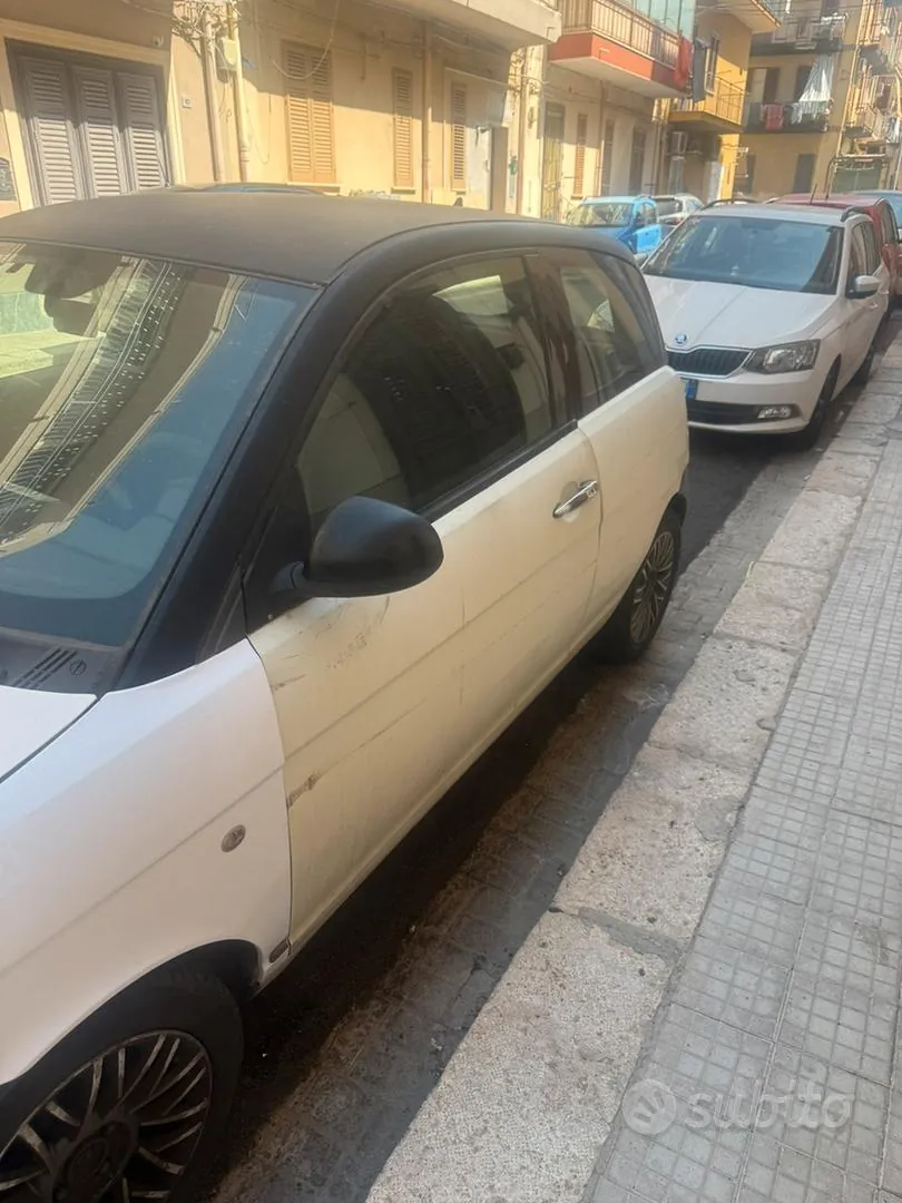 Lancia Ypsilon 2010 photo 2
