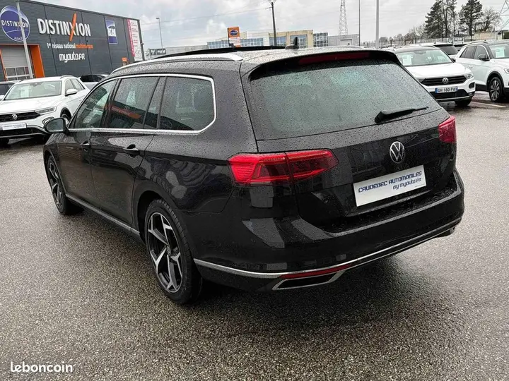 Volkswagen Passat 2023 photo 3