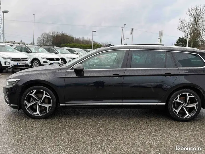 Volkswagen Passat 2023 photo 2