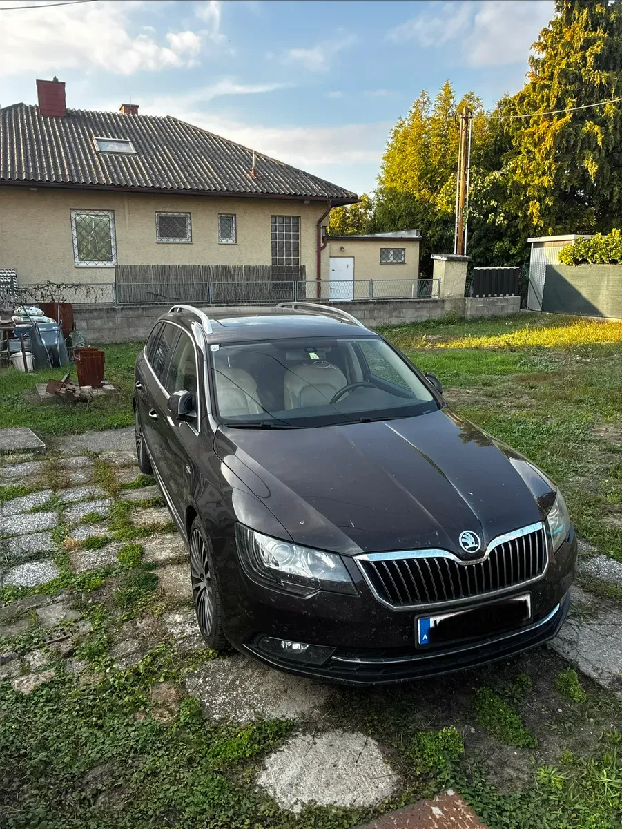 Skoda Superb 2014 photo 2