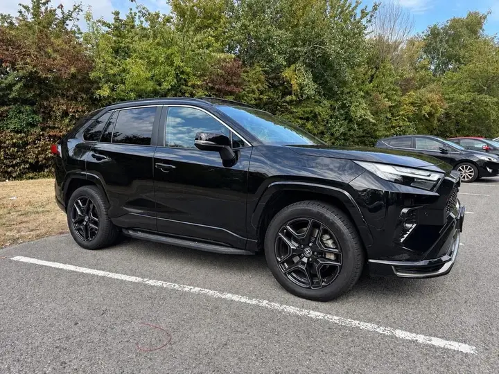 Toyota Rav4 2025 photo 4