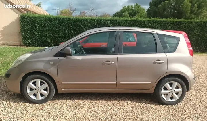 Nissan Note 2007 photo 2